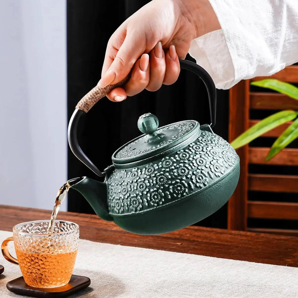 Cast Iron Teapot Japanese Style with Infuser