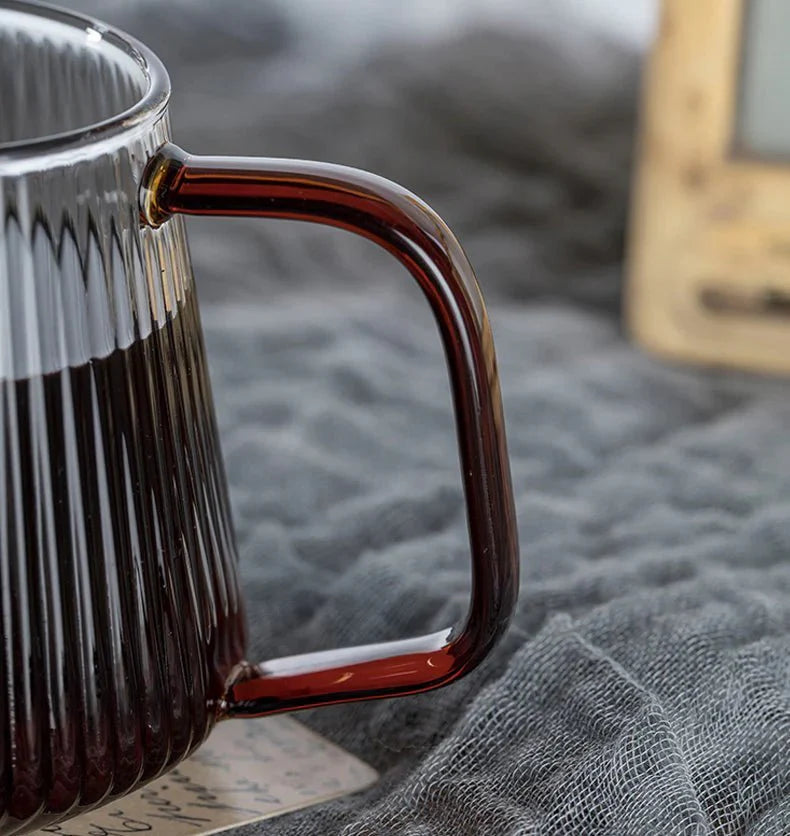 Elegant Borosilicate Glass Beverage Server