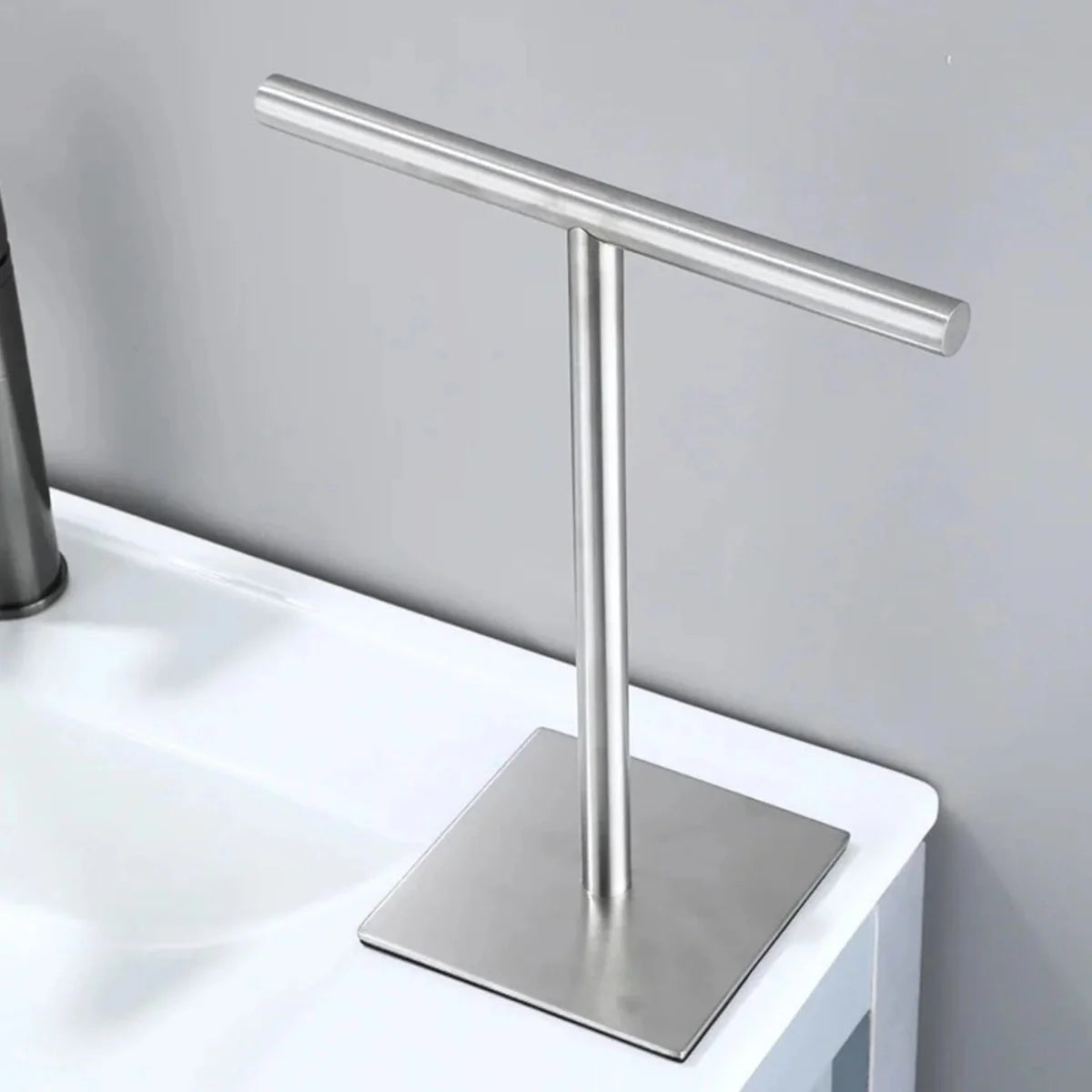Freestanding Metal Hand Towel Rack for Bathroom