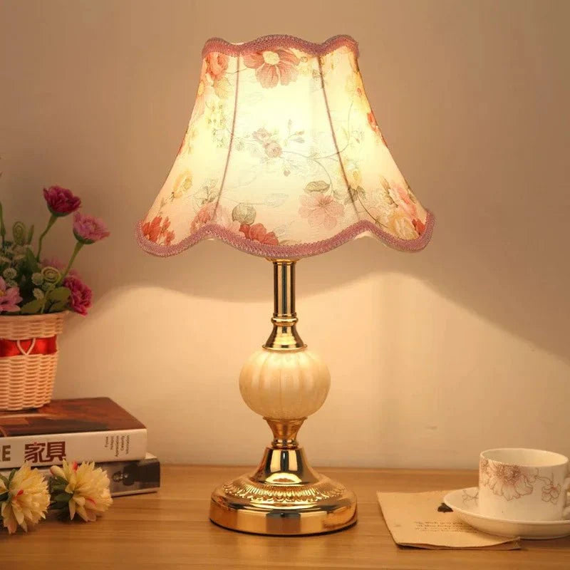Nordic Retro Table Lamp
