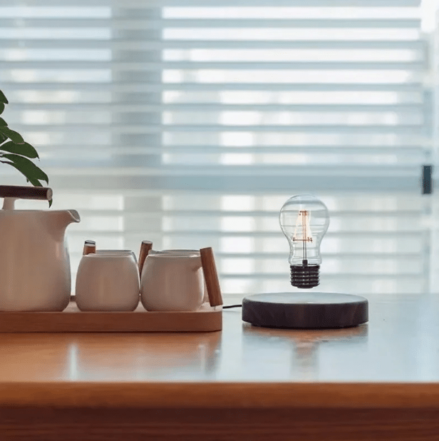 AirLume - Magnetic Levitating Table Lamp