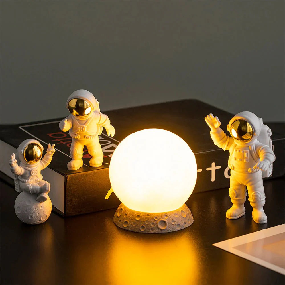 Astronaut & Moon Decor Set with Lamp