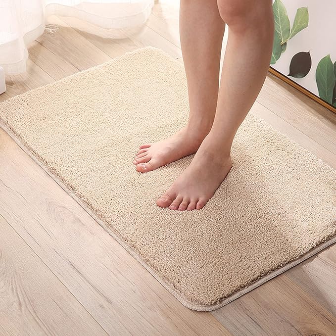 Non-Slip Absorbent Bathroom Mat - Plush and Soft